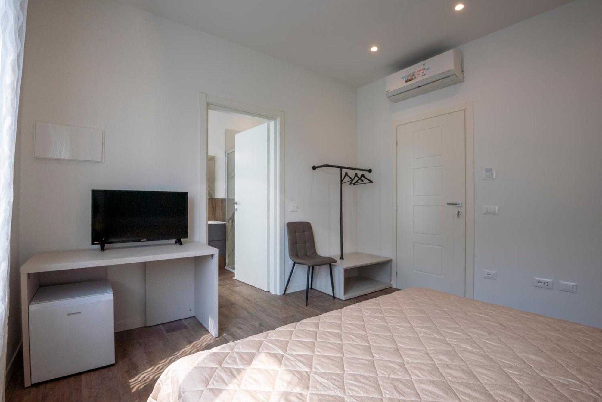 Iarsera Rooms And Apartment 卢卡 外观 照片