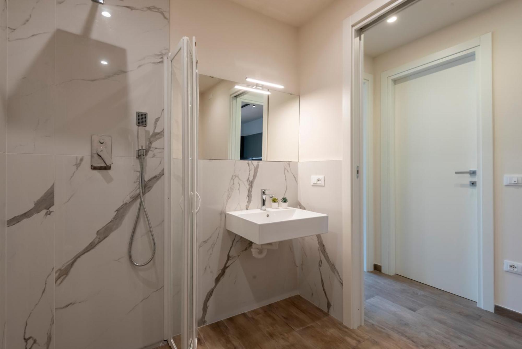Iarsera Rooms And Apartment 卢卡 外观 照片